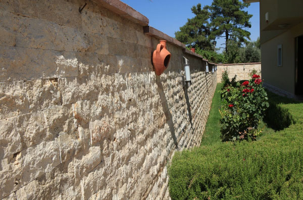 light travertine splitface(2)-600x600