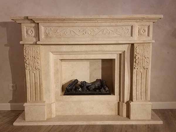 Камины из травертина